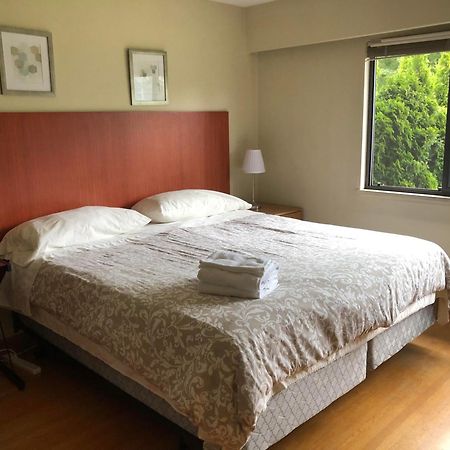 וונקובר Comfort Cottage Guest House Near Subway Station, Bus And Downtown מראה חיצוני תמונה