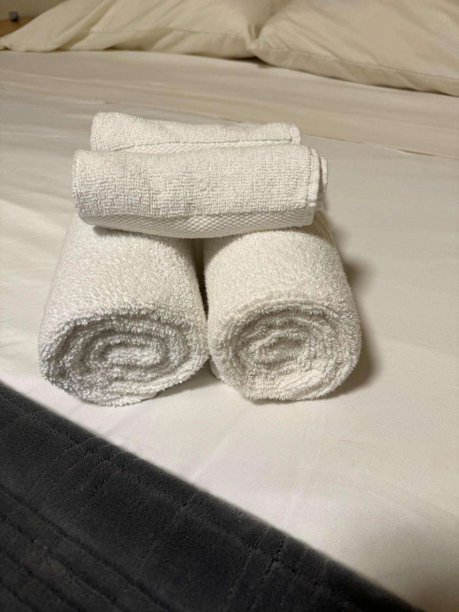וונקובר Comfort Cottage Guest House Near Subway Station, Bus And Downtown מראה חיצוני תמונה