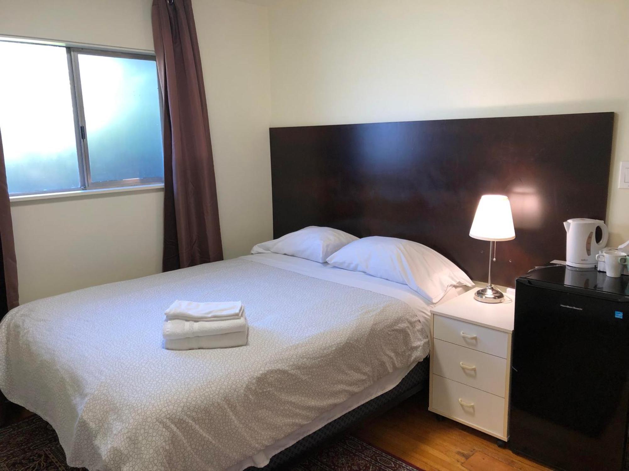 וונקובר Comfort Cottage Guest House Near Subway Station, Bus And Downtown מראה חיצוני תמונה